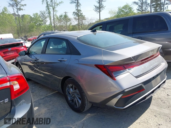 2024 Hyundai Elantra SEL with VIN KMHLM4DG5RU663095, listed as a IAAI auction lot 41984791 with 30,590 mi miles. Bid and sale history available at carsss.com. Image 3.