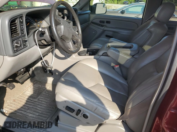 2004 Chevrolet Suburban LS with VIN 3GNGK26U64G227815, listed as a Copart auction lot 74742744 with 199,569 mi miles and Salvage Title. Bid and sale history available at carsss.com. Image 7.