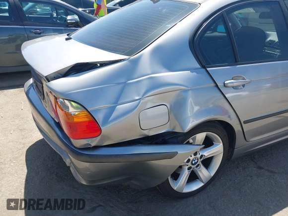 2004 BMW 3 Series 325i z VIN WBAET37404NJ42636, wystawiony jako IAAI lot #42312477 z przebiegiem 201 849 mil mil oraz . Historia ofert i sprzedaży dostępna na DreamBid. Obrazek 6.