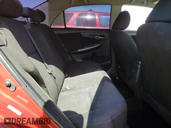2010 Toyota Corolla z VIN 1NXBU4EE3AZ197969, wystawiony jako Copart lot #60699805 z przebiegiem 197 072 mil mil oraz Szkoda całkowita • Salvage title. Historia ofert i sprzedaży dostępna na DreamBid. Obrazek 10.