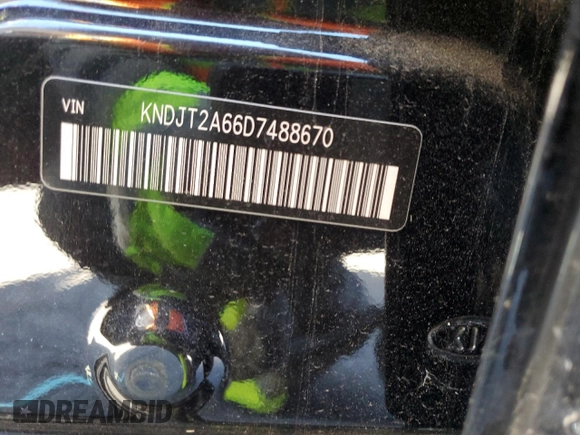 2013 Kia Soul + z VIN KNDJT2A66D7488670, wystawiony jako Copart lot #53429165 z przebiegiem 102 617 mil mil oraz Szkoda całkowita • Salvage title. Historia ofert i sprzedaży dostępna na DreamBid. Obrazek 13.