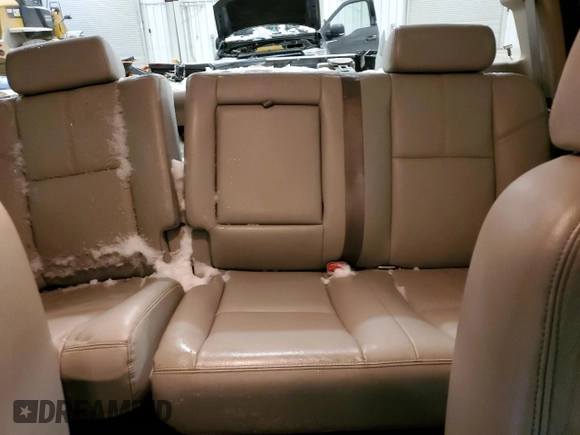 2009 GMC Sierra 2500HD SLT z VIN 1GTHK63K99F116837, wystawiony jako Copart lot #42639705 z przebiegiem 253 632 mil mil oraz Szkoda całkowita • Salvage title. Historia ofert i sprzedaży dostępna na DreamBid. Obrazek 10.