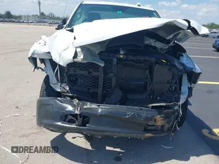 2022 Ram 1500 Tradesman z VIN 3C6JR6DG1NG300872, wystawiony jako IAAI lot #42255745 z przebiegiem 30 727 mil mil oraz . Historia ofert i sprzedaży dostępna na DreamBid. Obrazek 6.