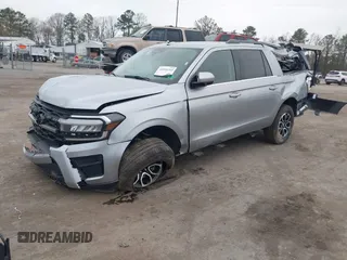 2024 Ford Expedition Max XLT z VIN 1FMJK1J84REA24967, wystawiony jako IAAI lot #41934342 z przebiegiem 39 188 mil mil oraz . Historia ofert i sprzedaży dostępna na DreamBid. Obrazek 17.