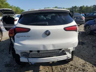 2022 Buick Encore GX Essence z VIN KL4MMFSL9NB064883, wystawiony jako Copart lot #52214935 z przebiegiem 37 255 mil mil oraz Czysty tytuł • Clean title. Historia ofert i sprzedaży dostępna na DreamBid. Obrazek 6.