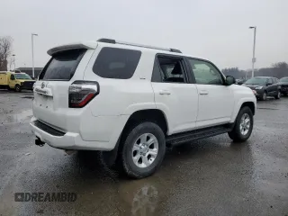 2022 Toyota 4Runner SR5 with VIN JTEMU5JR4N6063067, listed as a Copart auction lot 43328195 with 62,285 mi miles and Clean title. Bid and sale history available at DreamBid. Image 3.