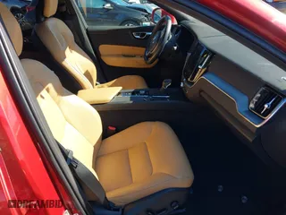 2018 Volvo XC60 Momentum with VIN LYV102RK8JB082200, listed as a IAAI auction lot 41683184 with 99,535 mi miles. Bid and sale history available at carsss.com. Image 5.