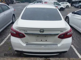 2017 Nissan Altima SR z VIN 1N4AL3AP3HC271465, wystawiony jako IAAI lot #42716097 z przebiegiem 159 349 mil mil oraz . Historia ofert i sprzedaży dostępna na DreamBid. Obrazek 16.