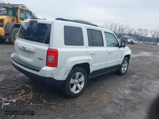 2017 Jeep Patriot High Altitude with VIN 1C4NJRFB6HD124844, listed as a IAAI auction lot 41682561 with 92,737 mi miles. Bid and sale history available at carsss.com. Image 4.
