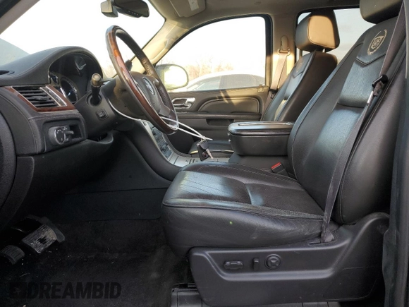 2013 Cadillac Escalade Platinum Edition with VIN 1GYS4DEF3DR205700, listed as a Copart auction lot 41800305 with 42,437 mi miles and Salvage Title. Bid and sale history available at carsss.com. Image 7.