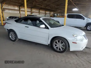 2008 Chrysler Sebring Limited z VIN 1C3LC65M58N673338, wystawiony jako Copart lot #59042855 z przebiegiem 107 133 mil mil oraz Szkoda całkowita • Salvage title. Historia ofert i sprzedaży dostępna na DreamBid. Obrazek 4.