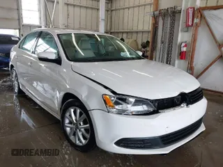 2011 Volkswagen Jetta Sedan SE with VIN 3VWDX7AJ8BM330849, listed as a IAAI auction lot 41972807 with 134,655 mi miles. Bid and sale history available at carsss.com. Image 1.