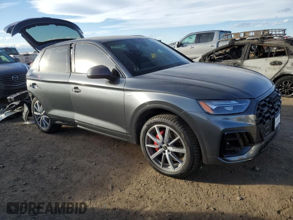 2024 Audi Q5 S line Premium Plus z VIN WA1E2AFYXR2149594, wystawiony jako Copart lot #46611695 z przebiegiem 2 753 mil mil oraz Szkoda całkowita • Salvage title. Historia ofert i sprzedaży dostępna na DreamBid. Obrazek 4.