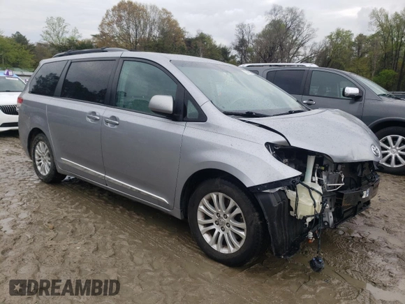 2011 Toyota Sienna XLE AAS with VIN 5TDYK3DC3BS097987, listed as a Copart auction lot 53044035 with 45,865 mi miles and Salvage Title. Bid and sale history available at carsss.com. Image 4.