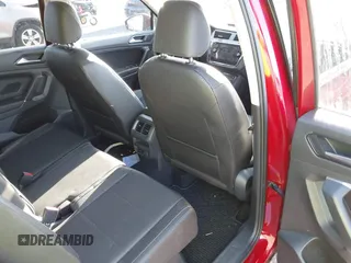 2018 Volkswagen Tiguan SEL z VIN 3VV3B7AX3JM054842, wystawiony jako IAAI lot #42240503 z przebiegiem 47 300 mil mil oraz . Historia ofert i sprzedaży dostępna na DreamBid. Obrazek 8.