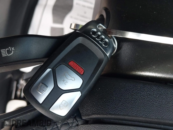 2022 Audi A5 Sportback S line Premium Plus z VIN WAUFACF5XNA009427, wystawiony jako IAAI lot #40203616 z przebiegiem 54 005 mil mil oraz . Historia ofert i sprzedaży dostępna na DreamBid. Obrazek 11.
