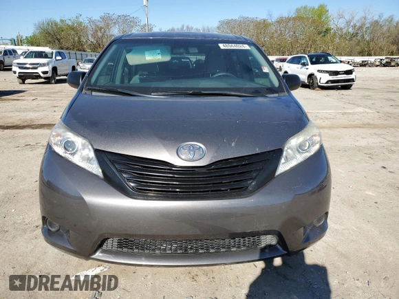 2017 Toyota Sienna L с VIN 5TDZZ3DC8HS899668, выставлен на аукционе Copart как лот 48944024 с пробегом 123 689 миль миль и Списание • Salvage title. История ставок и продаж доступна на DreamBid. Изображение 5.