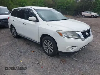 2014 Nissan Pathfinder Platinum with VIN 5N1AR2MN2EC676530, listed as a IAAI auction lot 41934585 with 200,109 mi miles. Bid and sale history available at carsss.com. Image 1.