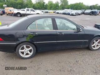 2007 Mercedes-Benz C 280 Luxury z VIN WDBRF92H07F920830, wystawiony jako IAAI lot #42471033 z przebiegiem 152 640 mil mil oraz . Historia ofert i sprzedaży dostępna na DreamBid. Obrazek 13.