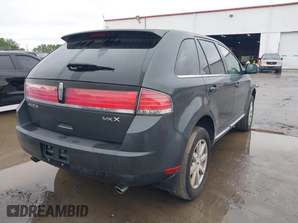 2007 Lincoln MKX with VIN 2LMDU68C07BJ23426, listed as a IAAI auction lot 41992268 with 182,856 mi miles. Bid and sale history available at carsss.com. Image 4.