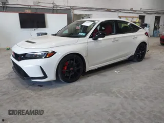 2024 Honda Civic Type R z VIN JHMFL5G47RX003469, wystawiony jako IAAI lot #42035698 z przebiegiem 20 572 mil mil oraz . Historia ofert i sprzedaży dostępna na DreamBid. Obrazek 2.