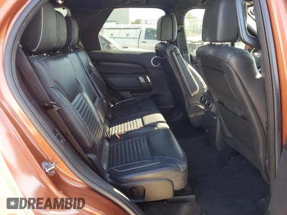 2017 Land Rover Discovery HSE Luxury z VIN SALRHBBV7HA047058, wystawiony jako Copart lot #88525635 z przebiegiem 111 989 mil mil oraz Szkoda całkowita • Salvage title. Historia ofert i sprzedaży dostępna na DreamBid. Obrazek 11.