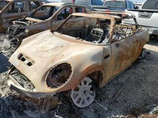 2018 MINI Convertible Cooper S with VIN WMWWG9C54J3D22545, listed as a Copart auction lot 73919684 with 0 mi miles and Salvage Title. Bid and sale history available at carsss.com. Image 1.