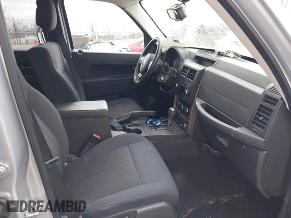 2018 Jeep Compass Limited with VIN 3C4NJDCB8JT307296, listed as a IAAI auction lot 41747374 with 110,499 mi miles. Bid and sale history available at carsss.com. Image 5.