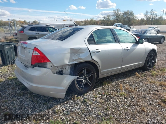 2011 Ford Fusion SEL with VIN 3FAHP0CG5BR335674, listed as a IAAI auction lot 40636468 with 141,869 mi miles. Bid and sale history available at carsss.com. Image 4.
