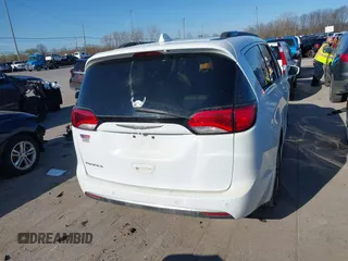 2017 Chrysler Pacifica Touring L with VIN 2C4RC1BG8HR677720, listed as a IAAI auction lot 41976606 with 170,175 mi miles and . Bid and sale history available at DreamBid. Image 17.