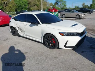 2024 Honda Civic Type R z VIN JHMFL5G40RX004575, wystawiony jako IAAI lot #40766202 z przebiegiem 3 508 mil mil oraz . Historia ofert i sprzedaży dostępna na DreamBid. Obrazek 1.