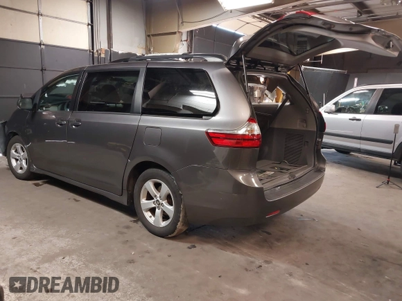 2020 Toyota Sienna LE Auto Access Seat with VIN 5TDKZ3DC5LS048096, listed as a IAAI auction lot 41821689 with 39,158 mi miles. Bid and sale history available at carsss.com. Image 3.