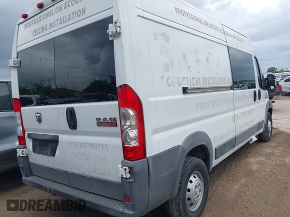 2015 Ram ProMaster Cargo z VIN 3C6TRVDG1FE504703, wystawiony jako IAAI lot #42149367 z przebiegiem 204 463 mil mil oraz . Historia ofert i sprzedaży dostępna na DreamBid. Obrazek 4.