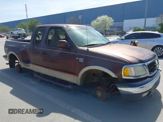 2000 Ford F-150 XL z VIN 2FTRX08L6YCA29010, wystawiony jako IAAI lot #41891886 z przebiegiem Nie podano mil oraz . Historia ofert i sprzedaży dostępna na DreamBid. Obrazek 1.