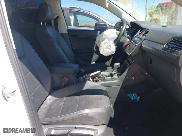2019 Volkswagen Tiguan SE with VIN 3VV2B7AX1KM092616, listed as a IAAI auction lot 41868660 with 147,419 mi miles. Bid and sale history available at carsss.com. Image 5.