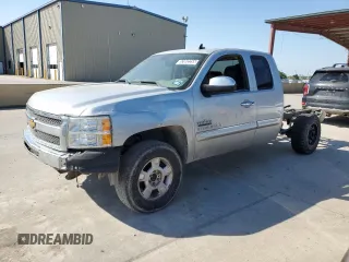 2013 Chevrolet Silverado 1500 LT with VIN 1GCRCSE05DZ306681, listed as a Copart auction lot 52802255 with 152,662 mi miles and Clean Title. Bid and sale history available at DreamBid. Image 1.