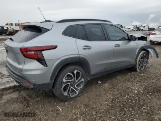 2025 Chevrolet Trax 2RS with VIN KL77LJEP1SC005739, listed as a Copart auction lot 88819335 with 5,800 mi miles and Salvage Title. Bid and sale history available at carsss.com. Image 3.
