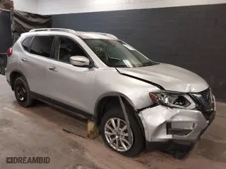 2020 Nissan Rogue SV with VIN JN8AT2MVXLW120696, listed as a IAAI auction lot 40635955 with 47,144 mi miles. Bid and sale history available at carsss.com. Image 1.
