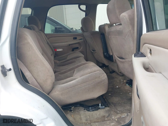 2003 Chevrolet Tahoe Z71 with VIN 1GNEK13T03R247814, listed as a IAAI auction lot 41026670 with 143,990 mi miles. Bid and sale history available at carsss.com. Image 8.