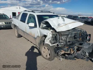 2006 Chevrolet Avalanche Z71 with VIN 3GNEK12ZX6G116304, listed as a IAAI auction lot 41493513 with 176,102 mi miles. Bid and sale history available at carsss.com. Image 1.