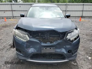2014 Nissan Rogue S z VIN 5N1AT2MV9EC774312, wystawiony jako Copart lot #57080575 z przebiegiem 131 760 mil mil oraz Szkoda całkowita • Salvage title. Historia ofert i sprzedaży dostępna na DreamBid. Obrazek 5.