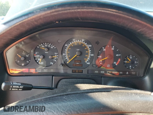 1992 Mercedes-Benz 300 with VIN WDBGB34E8NA061712, listed as a Copart auction lot 55837085 with 219,090 mi miles and Clean Title. Bid and sale history available at DreamBid. Image 9.