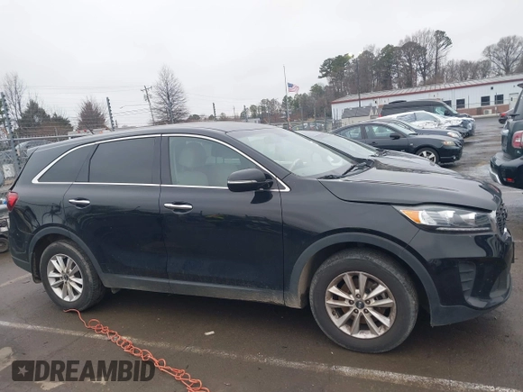 2019 Kia Sorento LX with VIN 5XYPG4A36KG575579, listed as a IAAI auction lot 41432346 with 97,562 mi miles. Bid and sale history available at carsss.com. Image 13.
