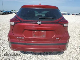 2024 Nissan Kicks SV z VIN 3N1CP5CV0RL521218, wystawiony jako Copart lot #56801265 z przebiegiem 128 784 mil mil oraz Szkoda całkowita • Salvage title. Historia ofert i sprzedaży dostępna na DreamBid. Obrazek 6.