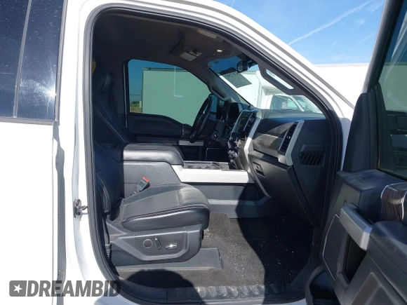 2019 Ford F-250 XL z VIN 1FT7W2BT0KED54168, wystawiony jako IAAI lot #42072597 z przebiegiem 303 604 mil mil oraz . Historia ofert i sprzedaży dostępna na DreamBid. Obrazek 5.