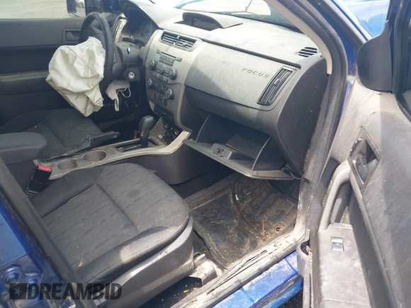 2008 Ford Focus SE z VIN 1FAHP35N38W110236, wystawiony jako IAAI lot #42055686 z przebiegiem 199 602 mil mil oraz . Historia ofert i sprzedaży dostępna na DreamBid. Obrazek 5.