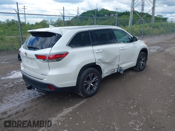 2016 Toyota Highlander XLE z VIN 5TDJKRFH6GS260362, wystawiony jako IAAI lot #42337581 z przebiegiem 69 619 mil mil oraz . Historia ofert i sprzedaży dostępna na DreamBid. Obrazek 4.