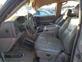 2004 Chevrolet Tahoe LS with VIN 1GNEK13Z54R113046, listed as a Copart auction lot 83532324 with 0 mi miles and Salvage Title. Bid and sale history available at carsss.com. Image 7.