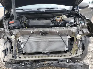 2021 Chevrolet Suburban LS z VIN 1GNSKBKD7MR420989, wystawiony jako Copart lot #46903795 z przebiegiem 40 895 mil mil oraz Szkoda całkowita • Salvage title. Historia ofert i sprzedaży dostępna na DreamBid. Obrazek 12.