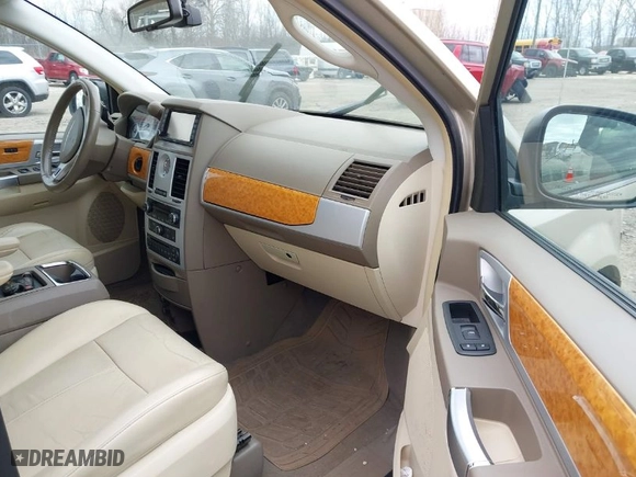 2010 Chrysler Town & Country Limited with VIN 2A4RR6DX2AR178730, listed as a IAAI auction lot 41994623 with 168,804 mi miles. Bid and sale history available at carsss.com. Image 5.